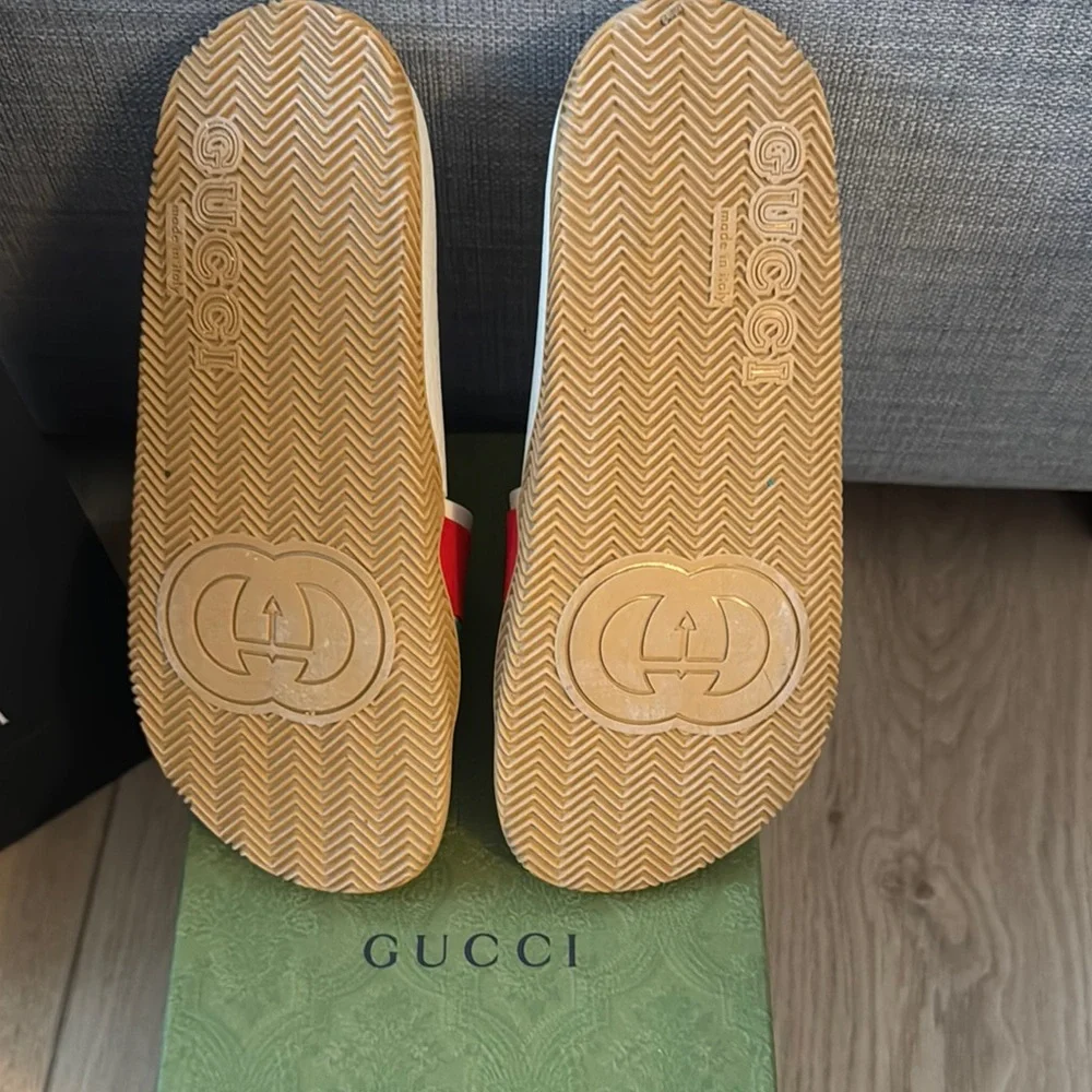 Gucci Red and Green Slides - Kids (Fits size 2 youth)